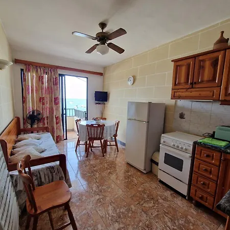 Διαμέρισμα Attard Seafront 2 In Marsalforn