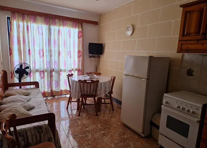 Attard Seafront 2 In Marsalforn Apartment *