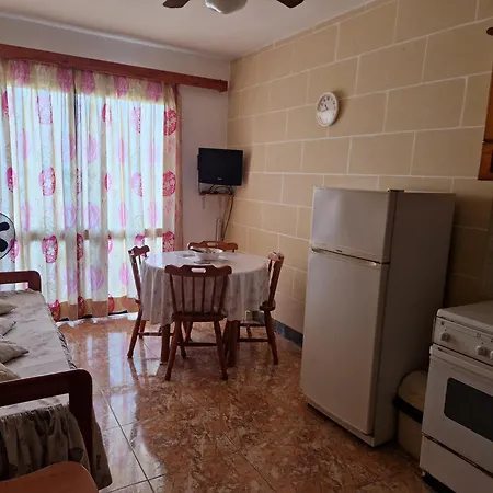 Attard Seafront 2 In Marsalforn Lägenhet *